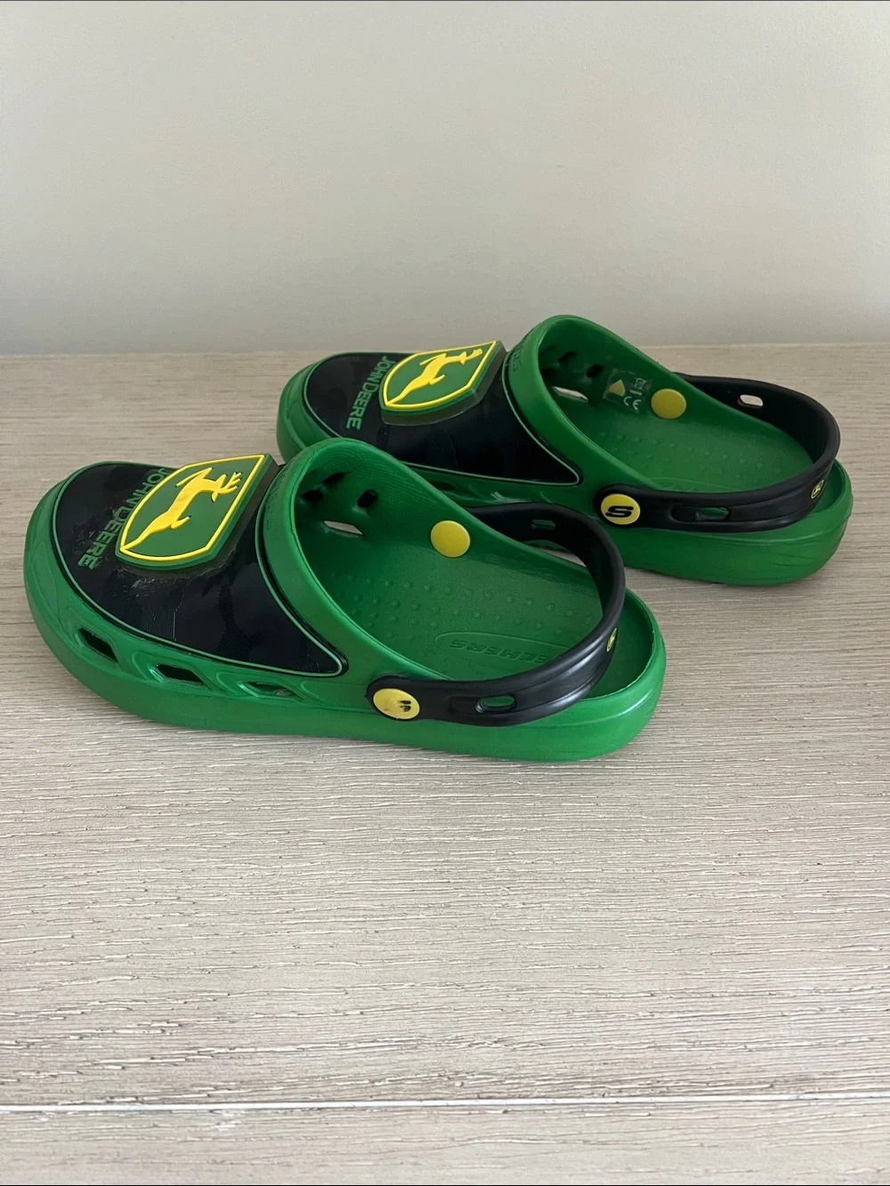 Skechers John Deere slides size 5 green